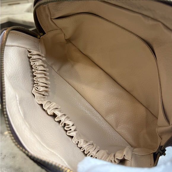 Louis Vuitton Monogram Trousse Toilette - Picture 12 of 14